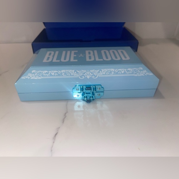 Blue blood eye shadow palette by Jeffree Starr - Picture 12 of 13